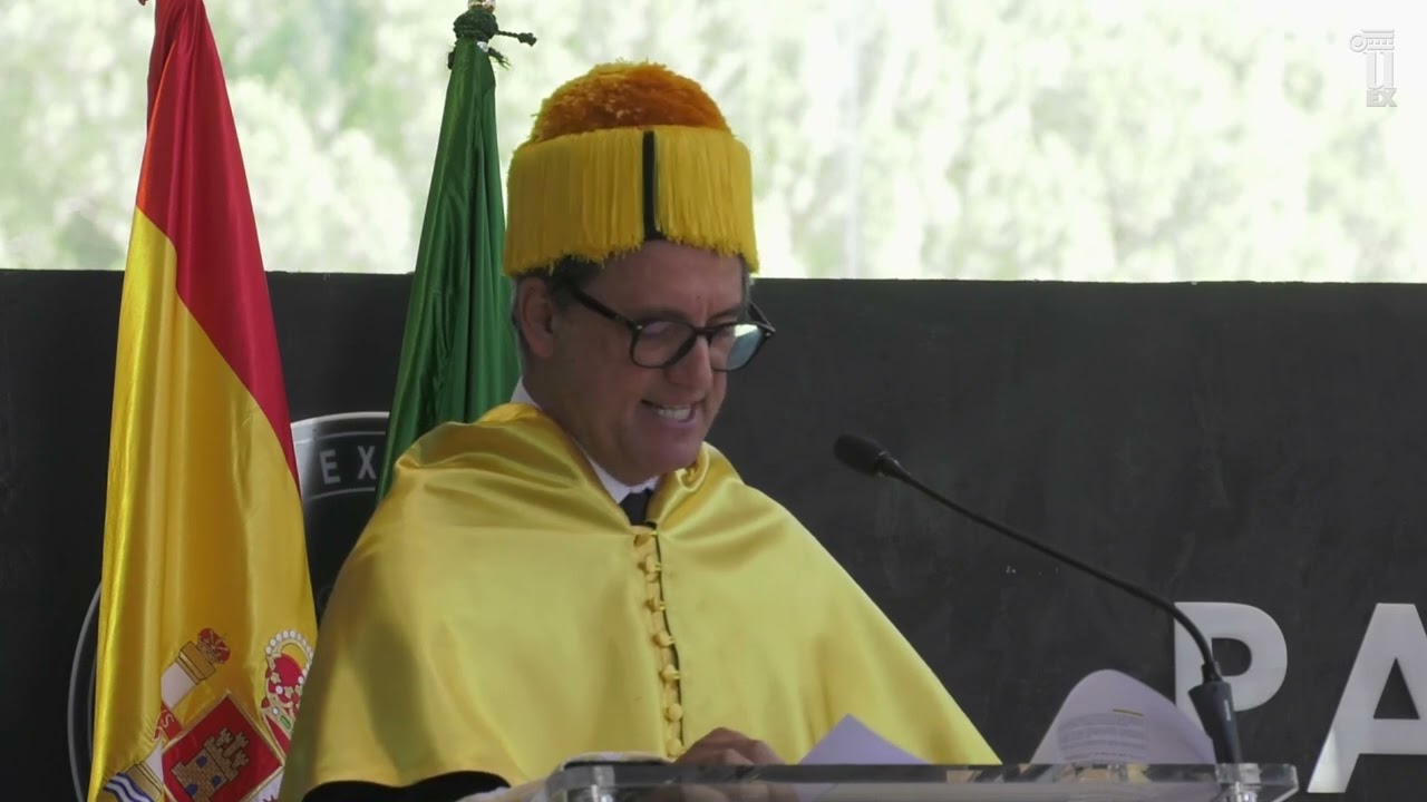 Investidura como Doctor Honoris Causa de D. Diego Miguel Gracia Guillén