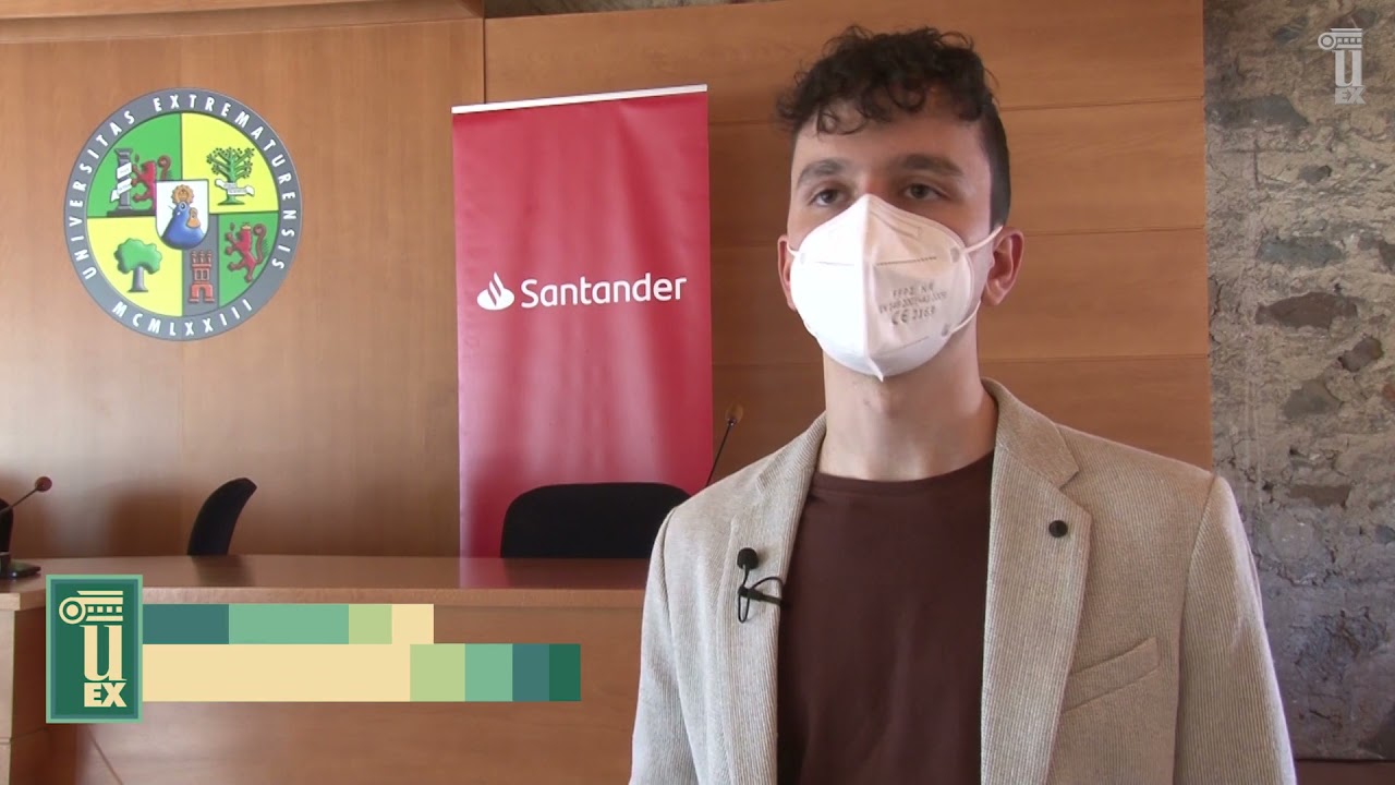 La UEx entrega los premios Santander Universidades a los mejores expedientes