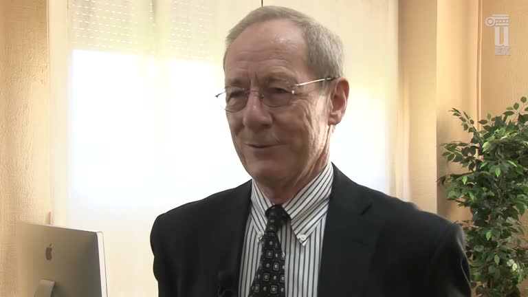 Mr. Geoffrey J. D. Hewings, Doctor "Honoris Causa" from the University of Extremadura