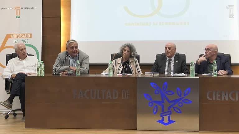 Primer debate del 50º Aniversario de la UEx en Badajoz.